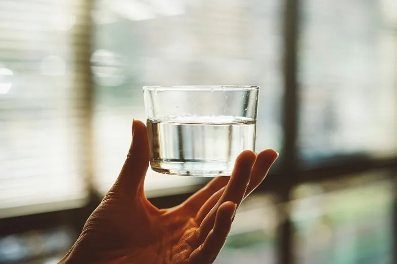 Trink-Wasser Viel Wasser trinken